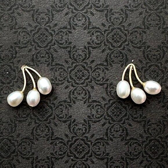 14K Yellow Gold Womens Earrings Pierced White Pearl Studs Best Gift Idea for Her - Picture 2 of 2